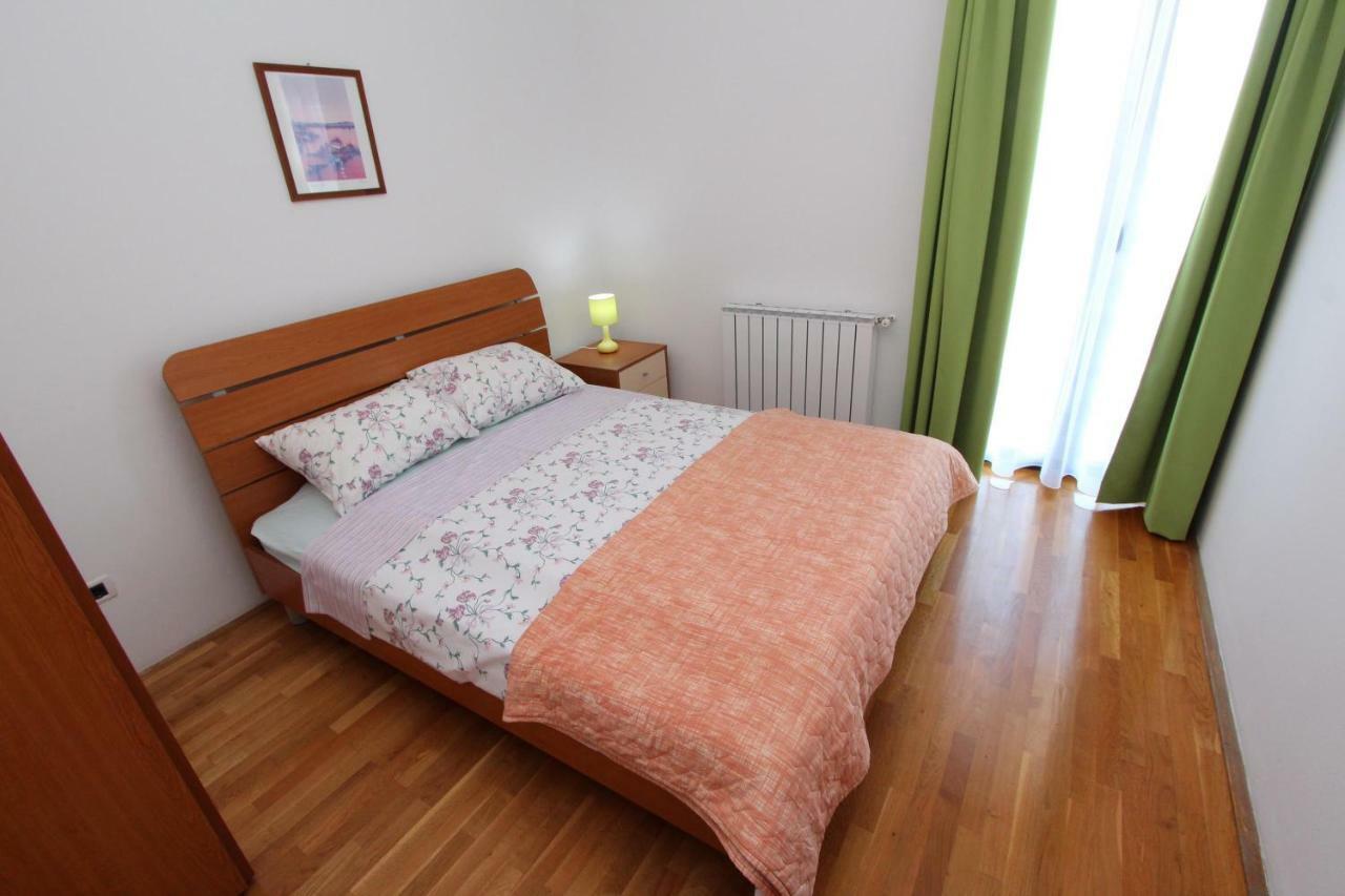 Apartments Villa Mara Ровинь Экстерьер фото