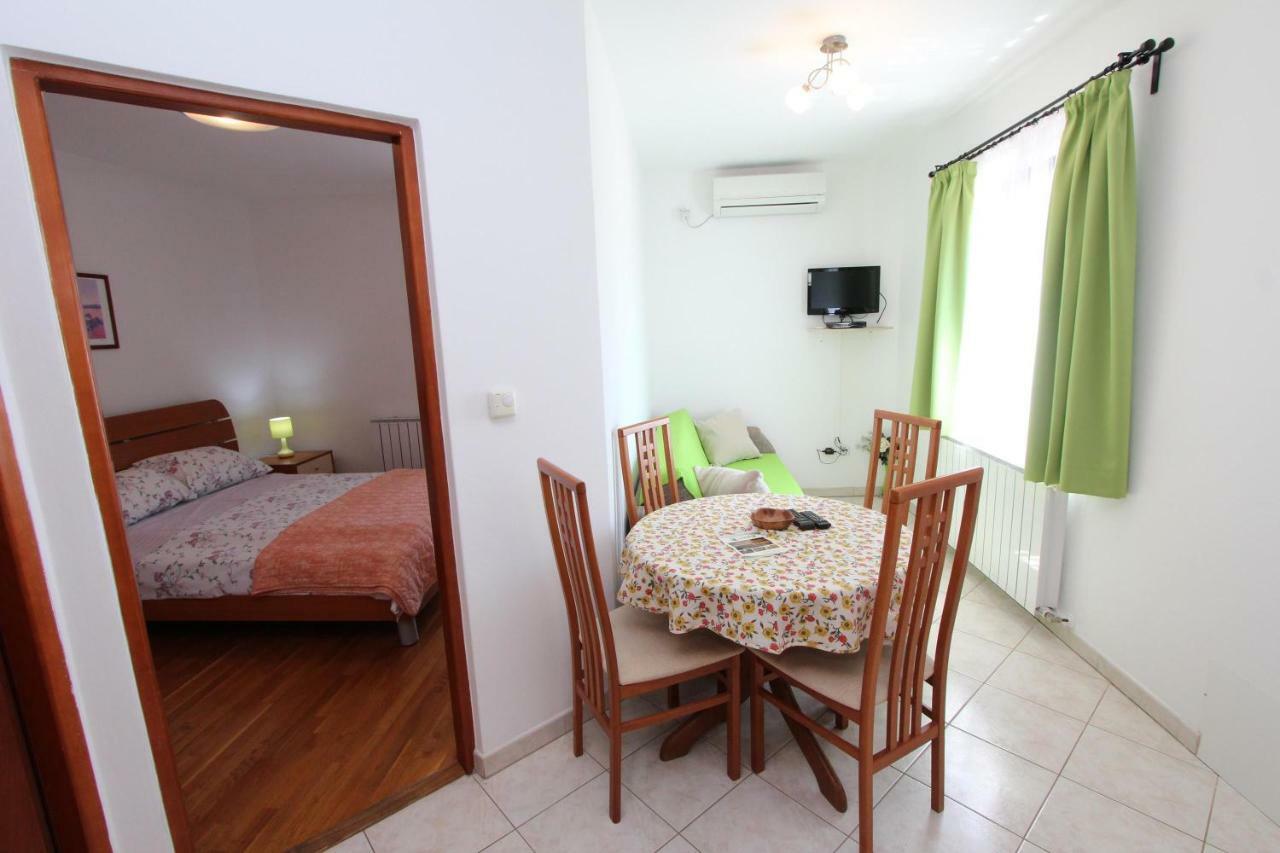 Apartments Villa Mara Ровинь Экстерьер фото