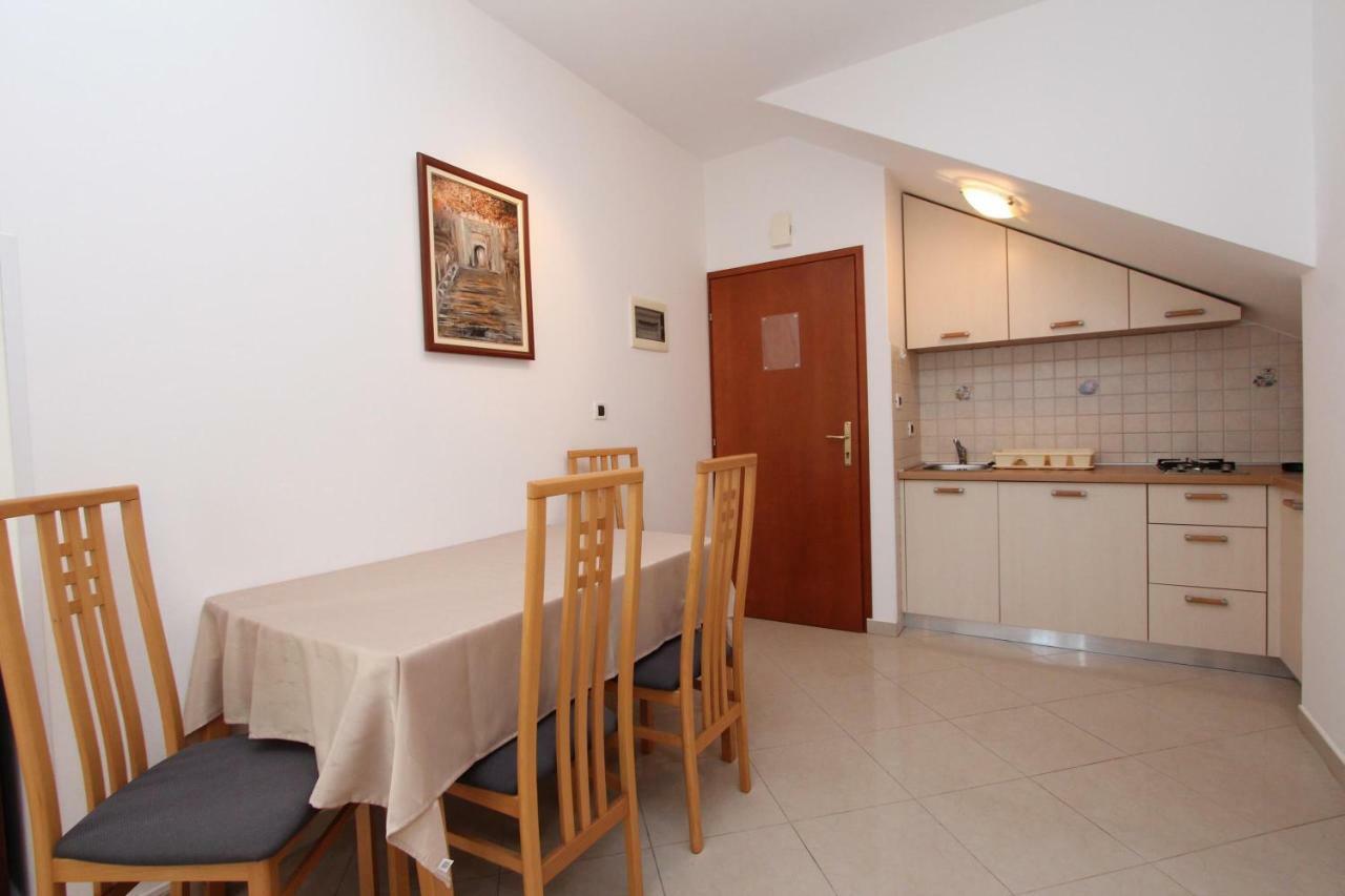 Apartments Villa Mara Ровинь Экстерьер фото