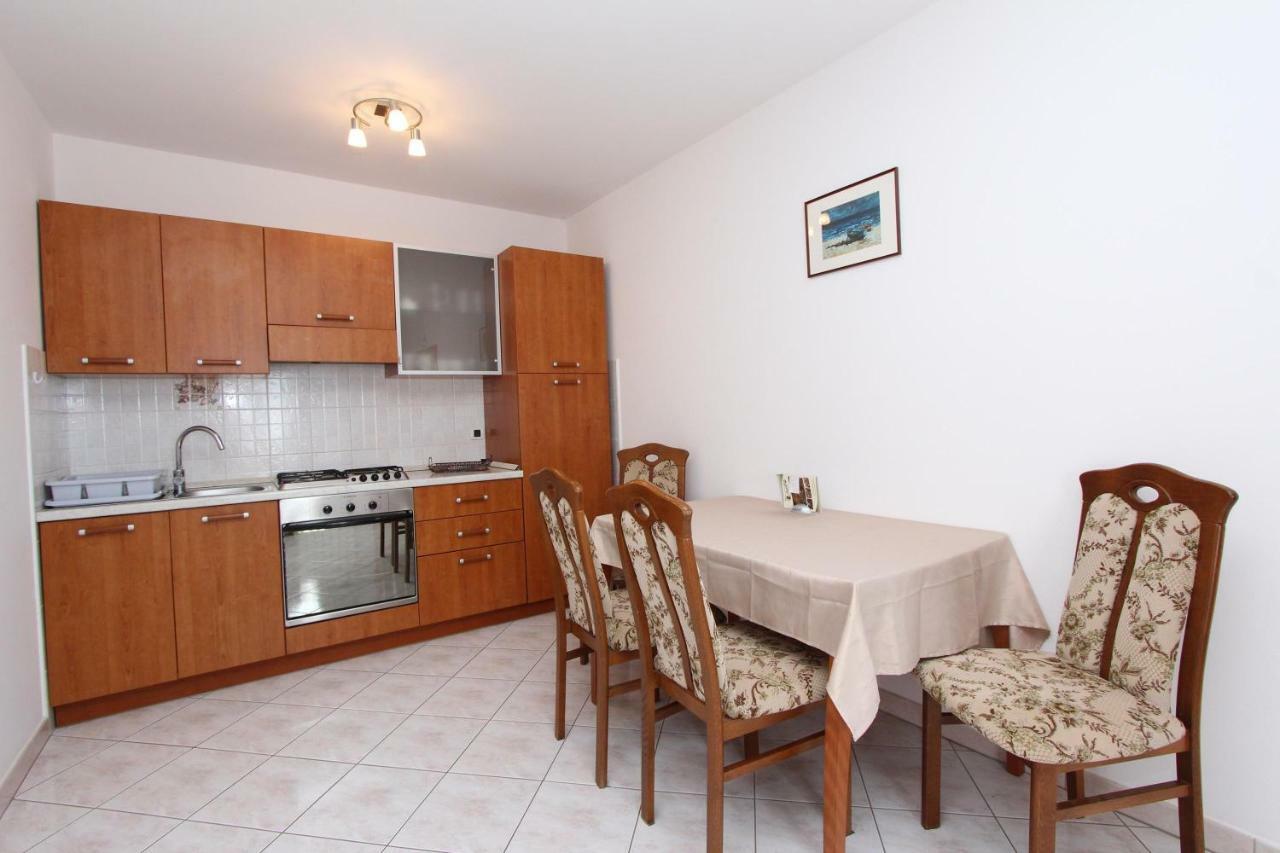 Apartments Villa Mara Ровинь Экстерьер фото