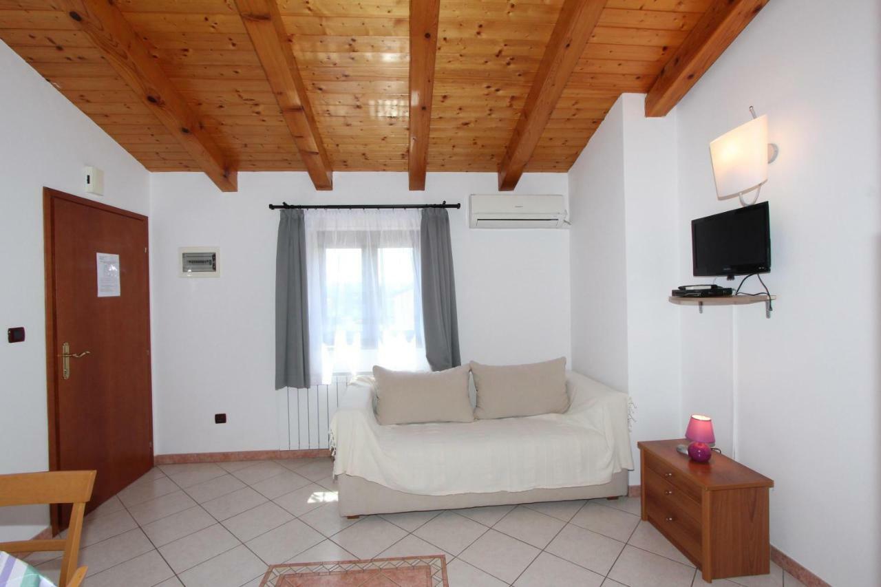 Apartments Villa Mara Ровинь Экстерьер фото